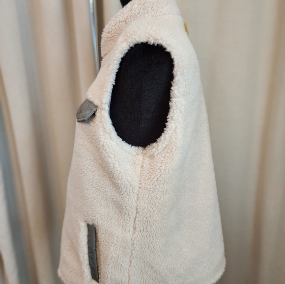 Unbranded Reversible Vest size M Color Sage Green/Blue - Picture 2 of 9